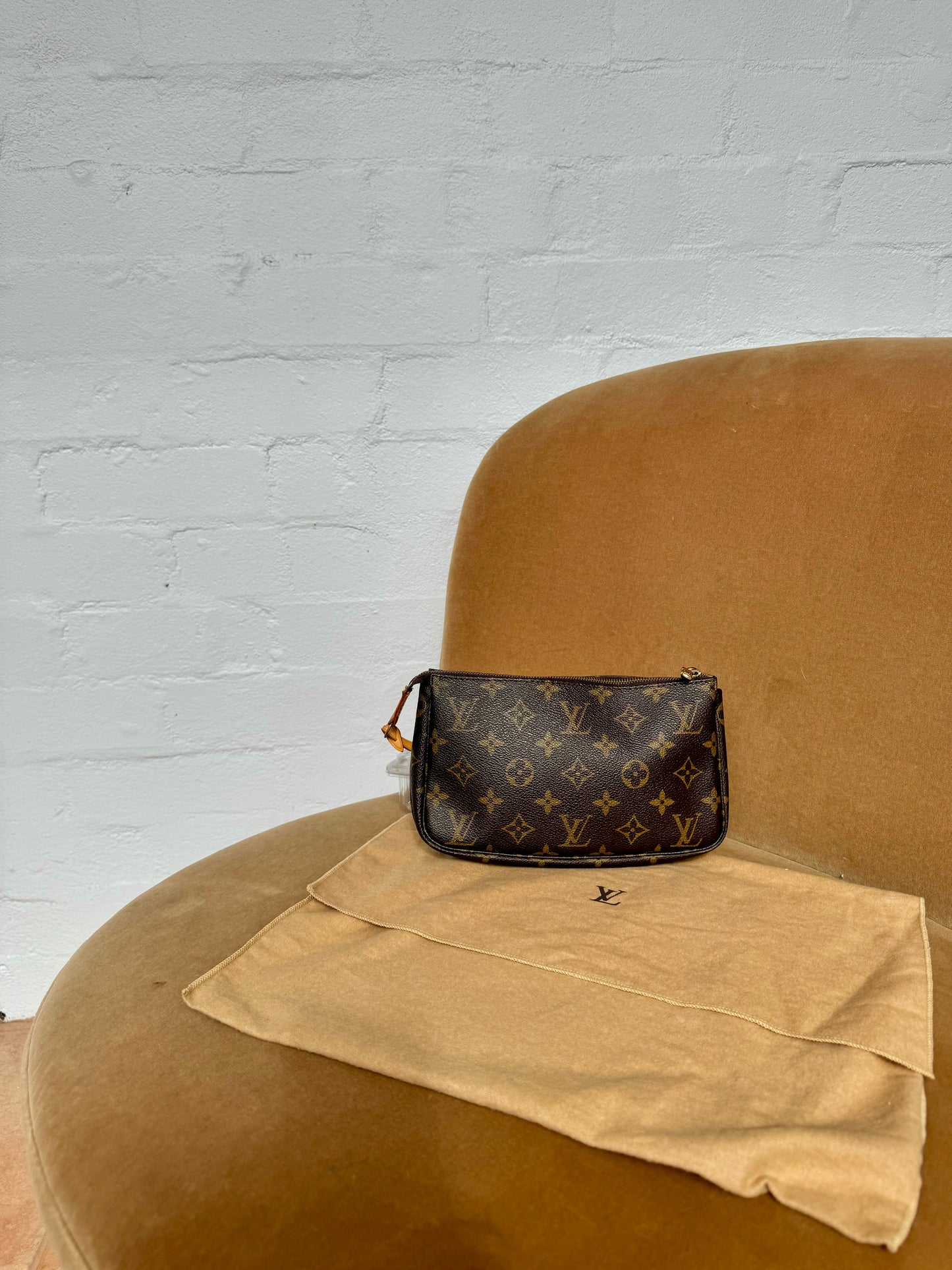 Authentic Louis Vuitton Pochette