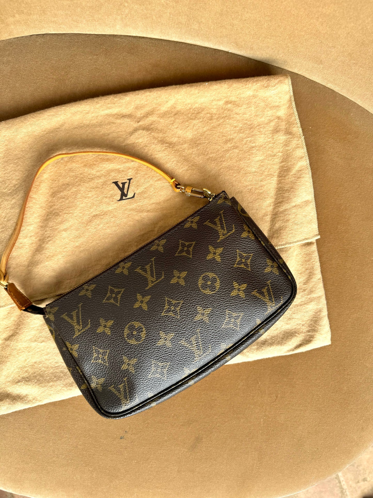 Authentic Louis Vuitton Pochette